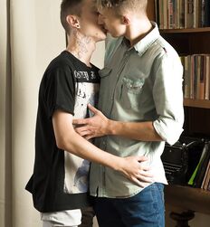 HighRes Gay Porn - A Helping Hand Ariel & Mark 