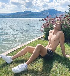 Twink Shirtless Summer Beach Guys Gay Boys Tube 