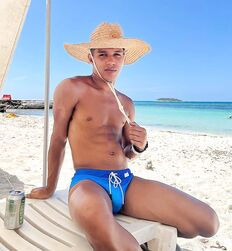 Twink Shirtless Summer Beach Guys Gay Boys Tube 