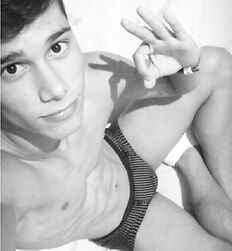Shockingly Sexy Twink Tube Guys Flex
