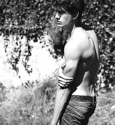 Shockingly Sexy Twink Tube Guys Flex 