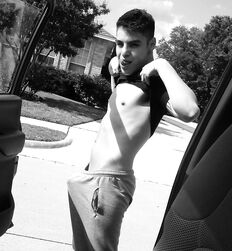 Shockingly Sexy Twink Tube Guys Flex 
