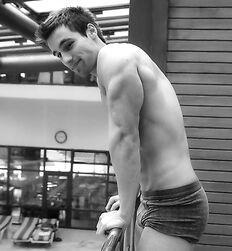 Shockingly Sexy Twink Tube Guys Flex 
