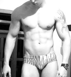 Shockingly Sexy Twink Tube Guys Flex 