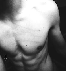 Shockingly Sexy Twink Tube Guys Flex 