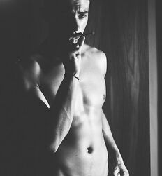 Shockingly Sexy Twink Tube Guys Flex 