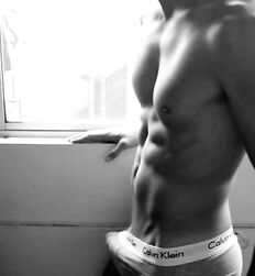Shockingly Sexy Twink Tube Guys Flex 