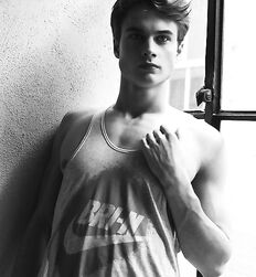 Shockingly Sexy Twink Tube Guys Flex 