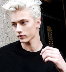 Shockingly Sexy Twink Tube Guys Flex 