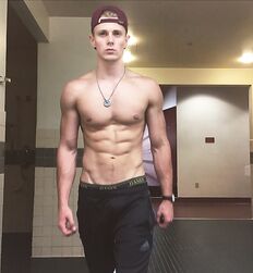 Bogosses et Minets jocks fine flex gayporn 