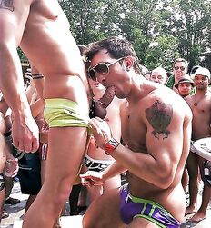 Des mecs baisent dans lieu public gay porn tube 