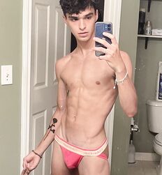 smooth and muscle twinks cute gaytube shirtless 