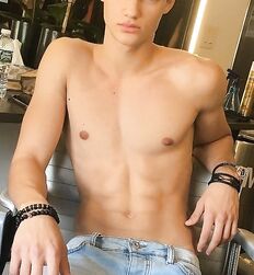 smooth and muscle twinks cute gaytube shirtless 