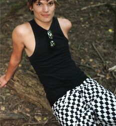Gay Xander cumming in the woods solo Porn 