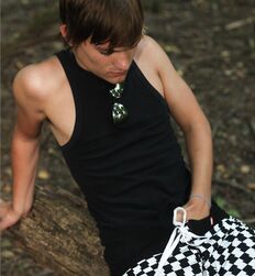 Gay Xander cumming in the woods solo Porn 