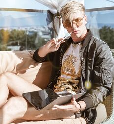 ANDREAS DINO WOHLTAN - AUSTRIAN MODEL 