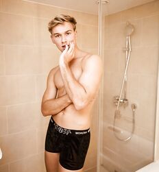 ANDREAS DINO WOHLTAN - AUSTRIAN MODEL 