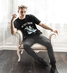 ANDREAS DINO WOHLTAN - AUSTRIAN MODEL 