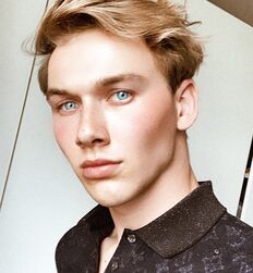 ANDREAS DINO WOHLTAN - AUSTRIAN MODEL 