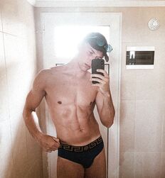 ANDREAS DINO WOHLTAN - AUSTRIAN MODEL 
