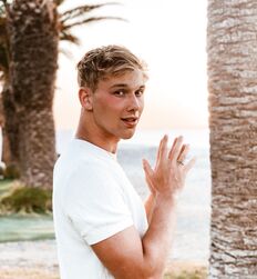 ANDREAS DINO WOHLTAN - AUSTRIAN MODEL 