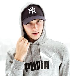 ANDREAS DINO WOHLTAN - AUSTRIAN MODEL 