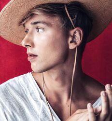 ANDREAS DINO WOHLTAN - AUSTRIAN MODEL 