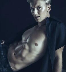 ANDREAS DINO WOHLTAN - AUSTRIAN MODEL 