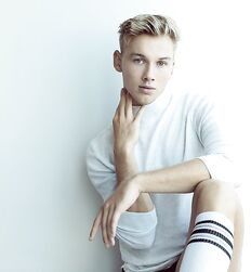 ANDREAS DINO WOHLTAN - AUSTRIAN MODEL GAYTUBE 