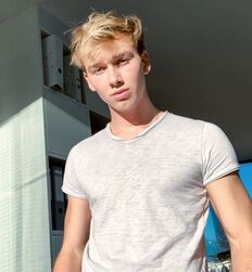 ANDREAS DINO WOHLTAN - AUSTRIAN MODEL GAYTUBE 