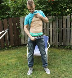 HighRes Gay Porn - Chris And His Outdoors Porn 