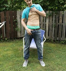 HighRes Gay Porn - Chris And His Outdoors Porn 