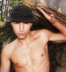 Robert Sexy Outdoors Twink Gay Porn