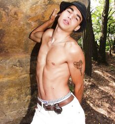 Robert Sexy Outdoors Twink Gay Porn 