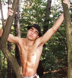 Robert Sexy Outdoors Twink Gay Porn 