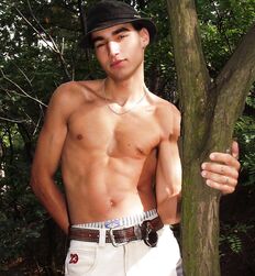 Robert Sexy Outdoors Twink Gay Porn 