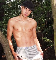 Robert Sexy Outdoors Twink Gay Porn 