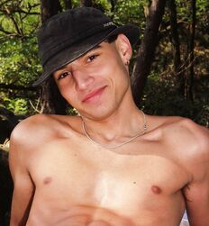 Robert Sexy Outdoors Twink Gay Porn 