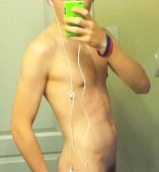 Mirror Selfies Continued Gay Boys Porn Refelct 