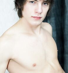 BL Mendoza Cute Boy Porn Pics 