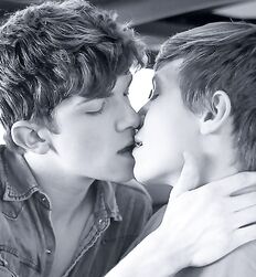 Love Boys Beautiful Twink Bounds 