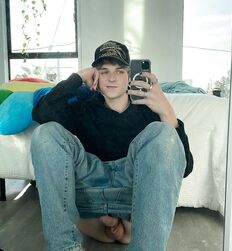 September twinks hardon cocks gay porn 