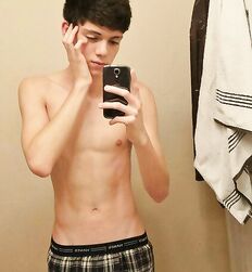 Beautiful boys wonder twink tube fun 