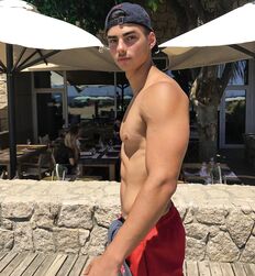 Twinks Gay Porn Guys Have we met ? 