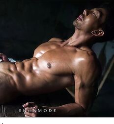 Handsome Asians for a Monday 