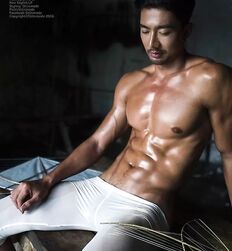 Handsome Asians for a Monday 