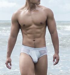 Handsome Asians for a Monday 