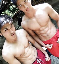 Handsome Asians for a Monday 