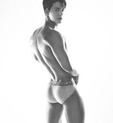 Handsome Asians for a Monday 