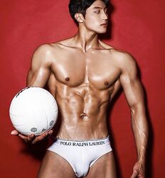 Handsome Asians for a Monday 
